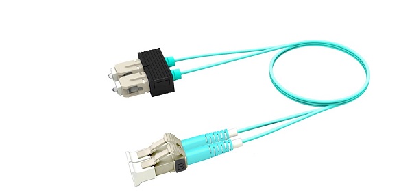 Fiber Patch cord LC-SC duplex Multimode OM4 COMMSCOPE FFXLCSC42-MXM005 (5 mét)