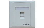 Cáp-phụ kiện 3M/Corning | Mặt nạ ốp tường/sàn 1 cổng dạng vuông (UK) có nắp che Corning XE005559390