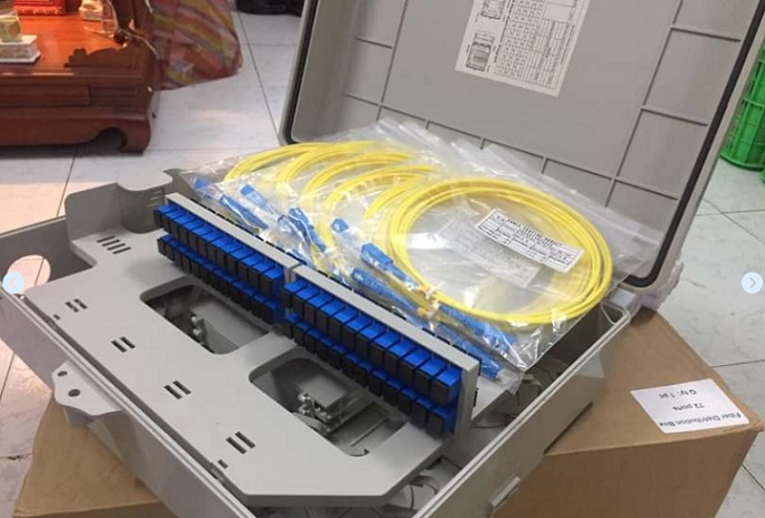 Hộp phối quang ODF bằng nhựa dùng ngoài trời 48FO FTTH Hộp phối quang ODF bằng nhựa dùng ngoài trời 48FO FTTH