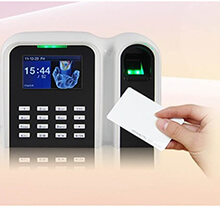 Máy chấm công vân tay và thẻ GIGATA T9